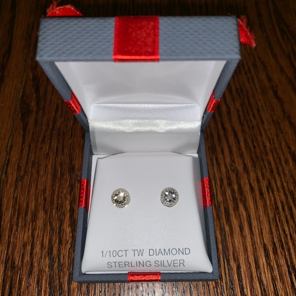 Diamond Earrings 1/10 Carat TW